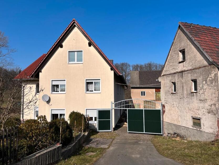 Idyllischer 4-Seit-Hof mit Wald und Wiesen