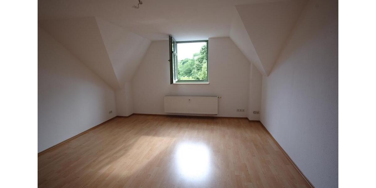 Dachgeschoßwohnung Chemnitz Kapellenberg - 3 Zimmer, 73 m&sup2;, 495&euro; | Angebot:25813895