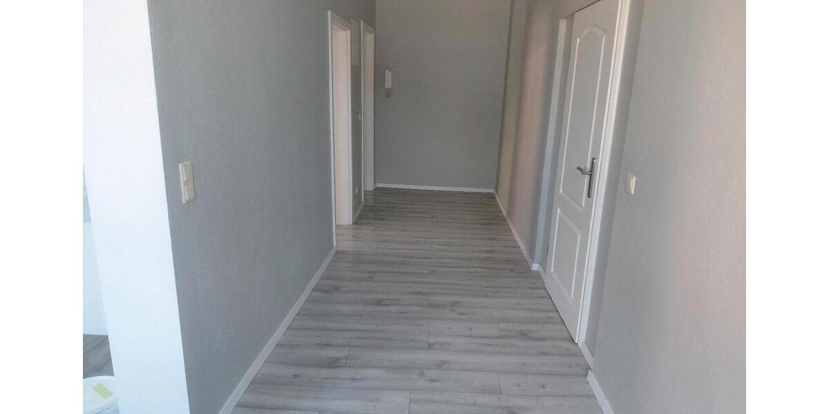 Etagenwohnung Flöha - 3 Zimmer, 69 m&sup2;, 414&euro; | Angebot:26195909