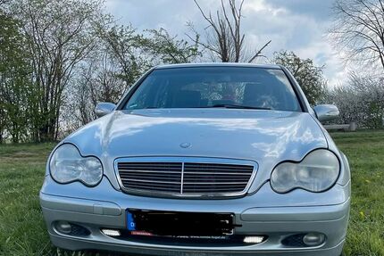 Mercedes-Benz 190 163.422 km 1.500 &euro; Limbach-Oberfrohna 09212