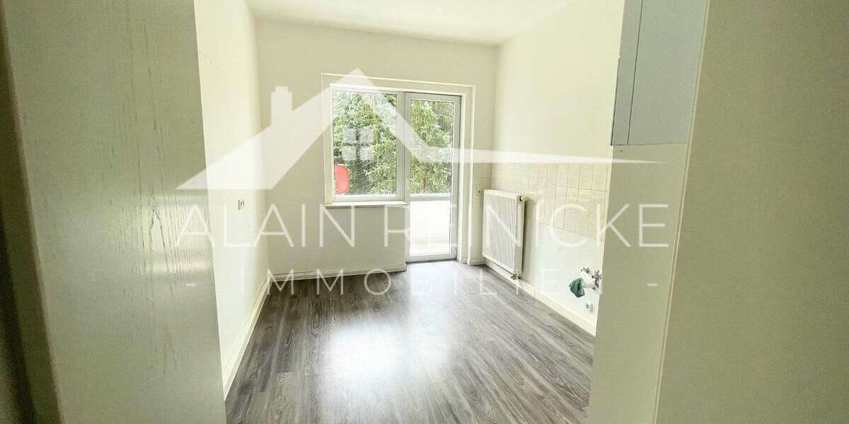3 RW mit EBK, Dachkammer & Keller - Etagenwohnung Chemnitz Helbersdorf | Angebot:26129478