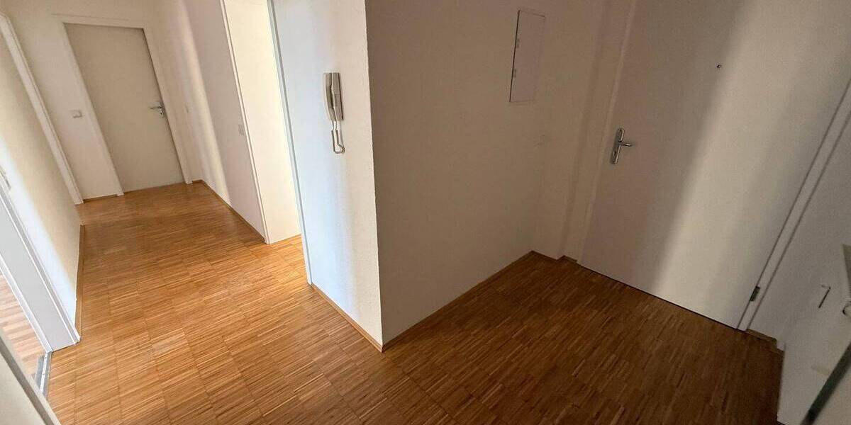 Zimmer Chemnitz Sonnenberg - 3 Zimmer, 70 m&sup2;, 350&euro; | Angebot:26243666