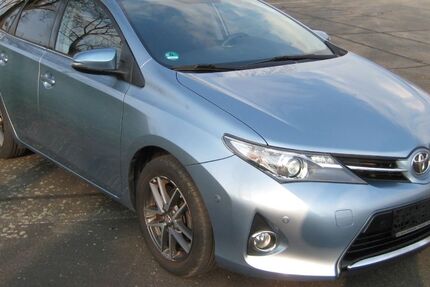 Toyota Auris 96.577 km 11.990 € Chemnitz 09125