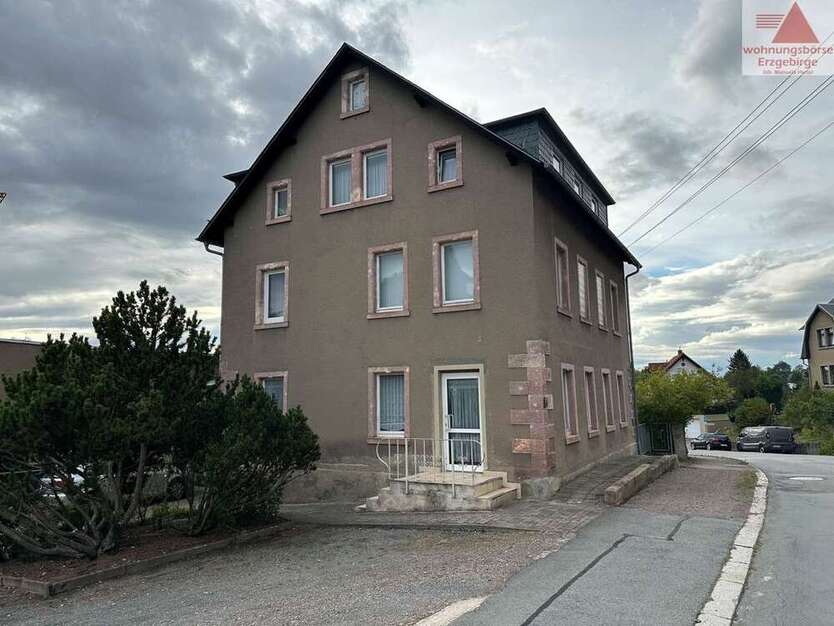 Haus zum Kaufen in NeukirchenErzgebirge 149.000 € 210 m²