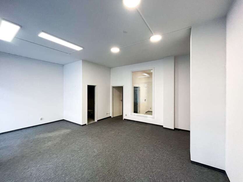 Einzelhandel in Chemnitz 49.000 € 84 m² zimmer