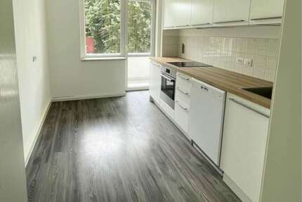 3 RW mit EBK, Dachkammer & Keller - Wohnung Chemnitz Helbersdorf | Angebot:26129478