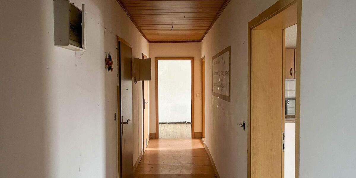 Attraktives Mehrfamilienhaus zur Sanierung in Stadtrandlage 1 zimmer