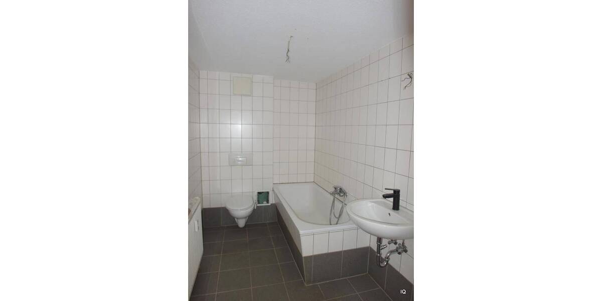 Etagenwohnung Limbach-Oberfrohna Oberfrohna - 3 Zimmer, 72 m&sup2;, 360&euro; | Angebot:26276279