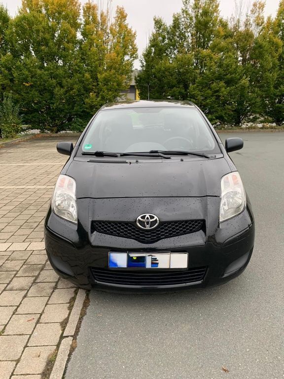 Toyota Yaris 170.000 km 2.000 € Meerane 08393