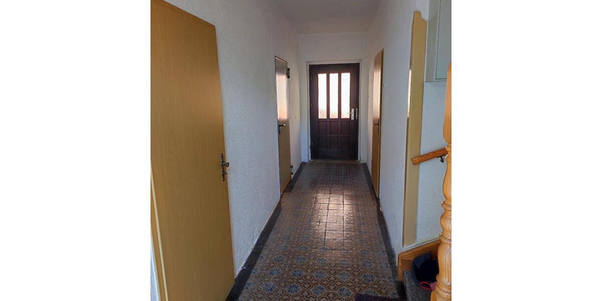 Reihenhaus Hartha - 9 Zimmer, 140 m&sup2;, 99.000&euro; | Angebot:26858167