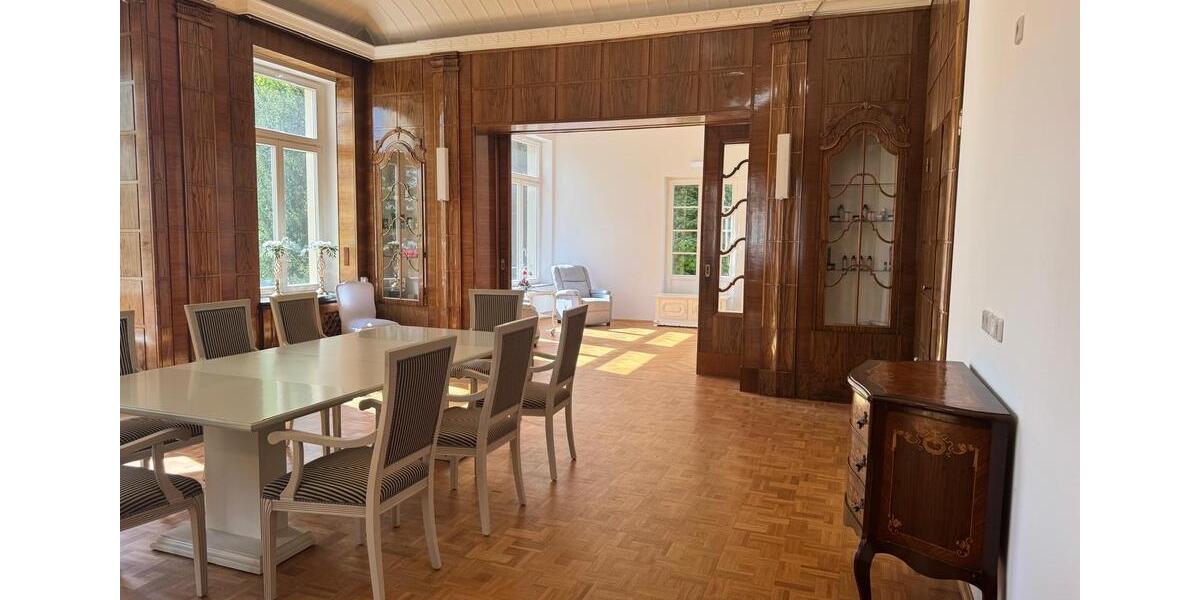 Villa Glauchau - 20 Zimmer, 650 m&sup2;, 3.200&euro; | Angebot:24715880