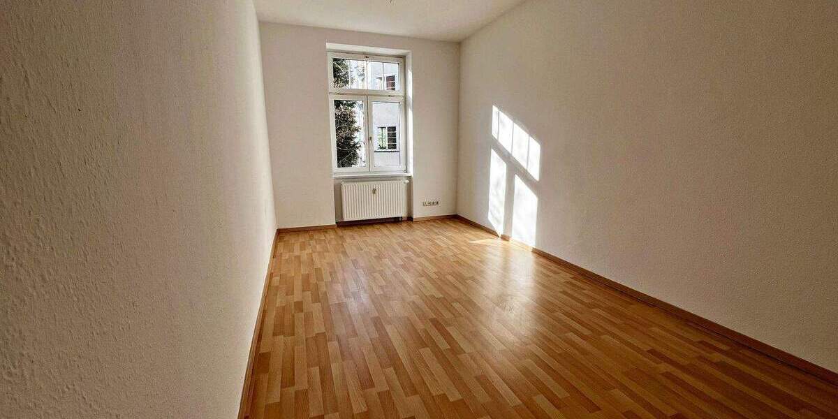 Etagenwohnung Chemnitz Kaßberg - 3 Zimmer, 101 m&sup2;, 600&euro; | Angebot:26157399
