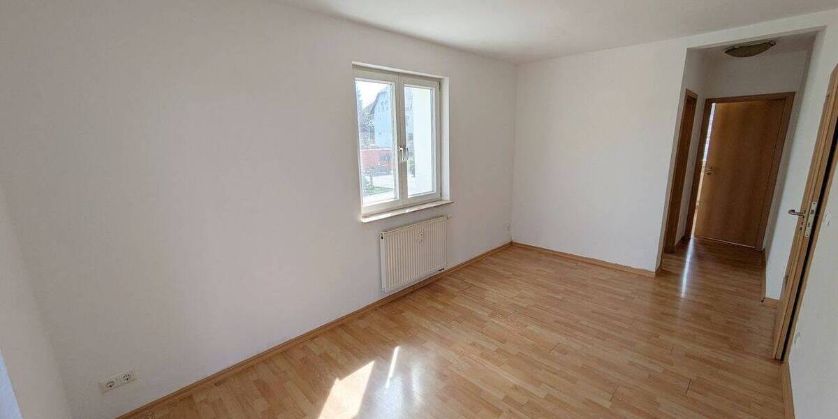 Etagenwohnung Chemnitz Grüna - 2 Zimmer, 35 m&sup2;, 220&euro; | Angebot:26219195