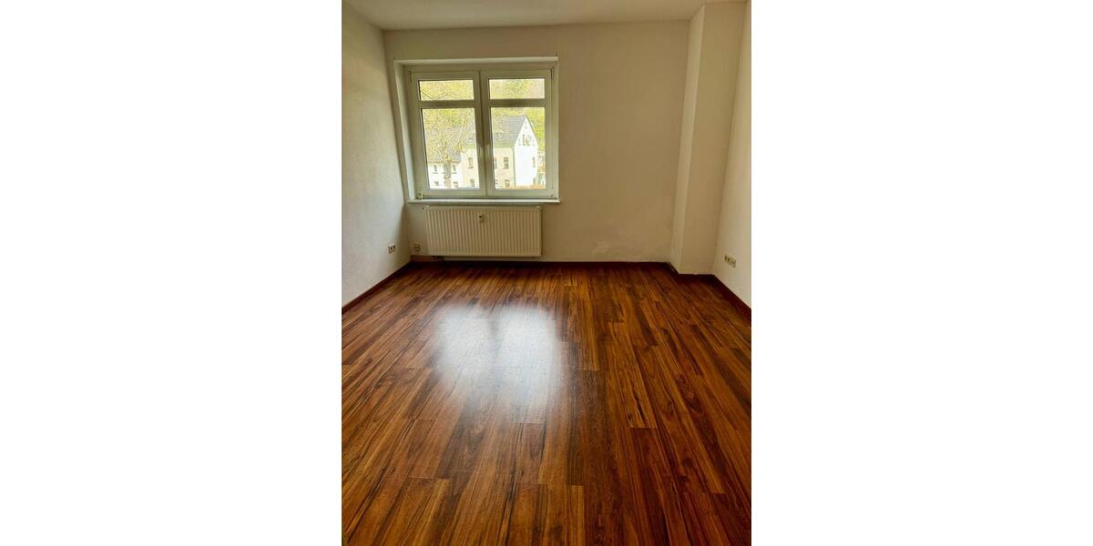 Einfamilienhaus Lichtenstein (Sachsen) - 15 Zimmer, 399 m&sup2;, 3.000&euro; | Angebot:26066049