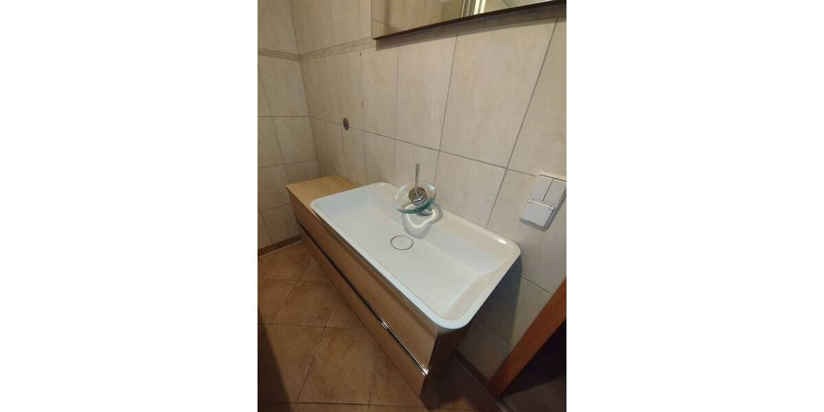 Großes MFH mit viel Potential in guter und ruhiger Lage! 1 zimmer