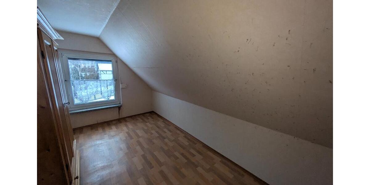 Doppelhaushälfte Hohenstein-Ernstthal Ernstthal - 3 Zimmer, 107 m&sup2;, 130.000&euro; | Angebot:25208181
