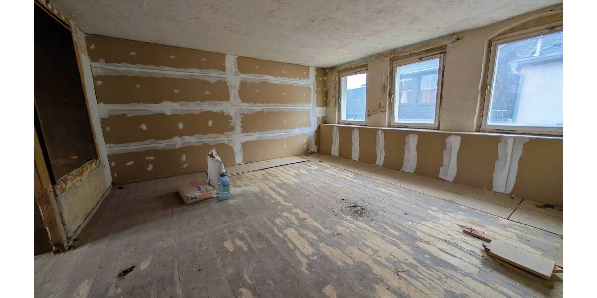 Einfamilienhaus Hohenstein-Ernstthal Ernstthal - 4 Zimmer, 143 m&sup2;, 14.900&euro; | Angebot:26296958