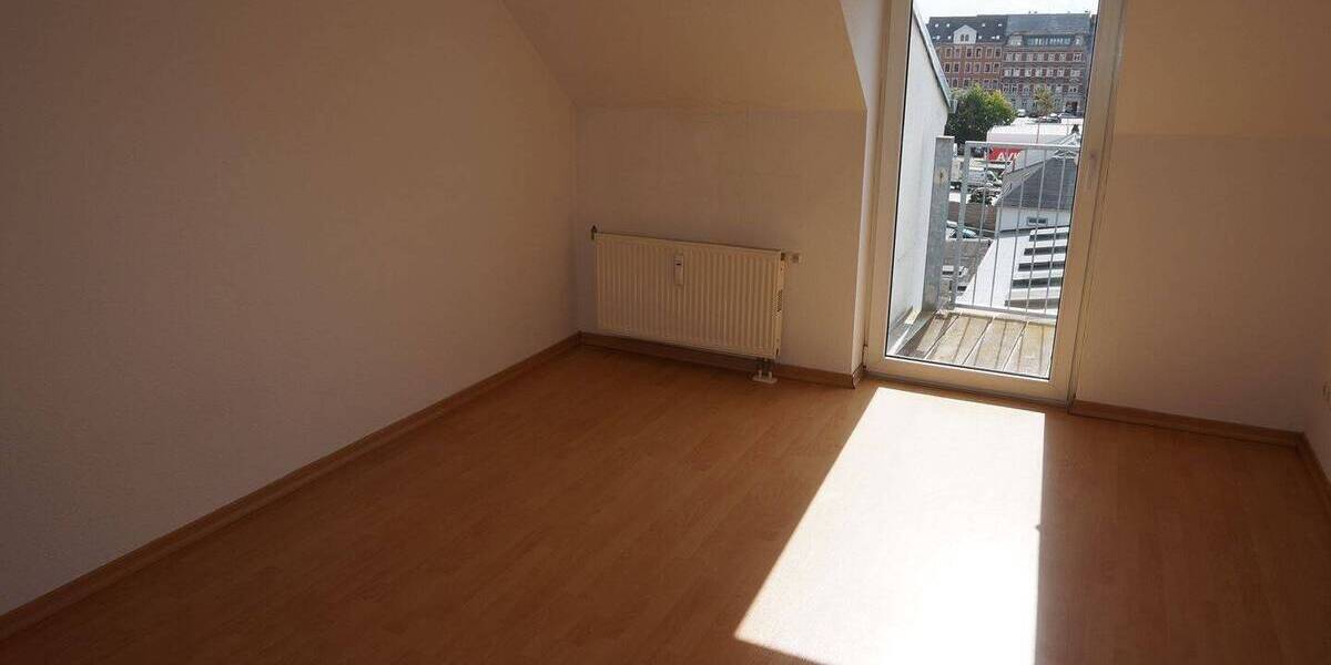 Wohnen im DG city-nah Laminat Balkon am Schlafzi. 2 zimmer