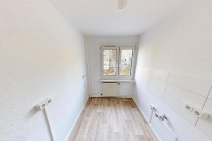 Wohnung Chemnitz Helbersdorf - 3 Zimmer, 58 m&sup2;, 305&euro; | Angebot:26342336