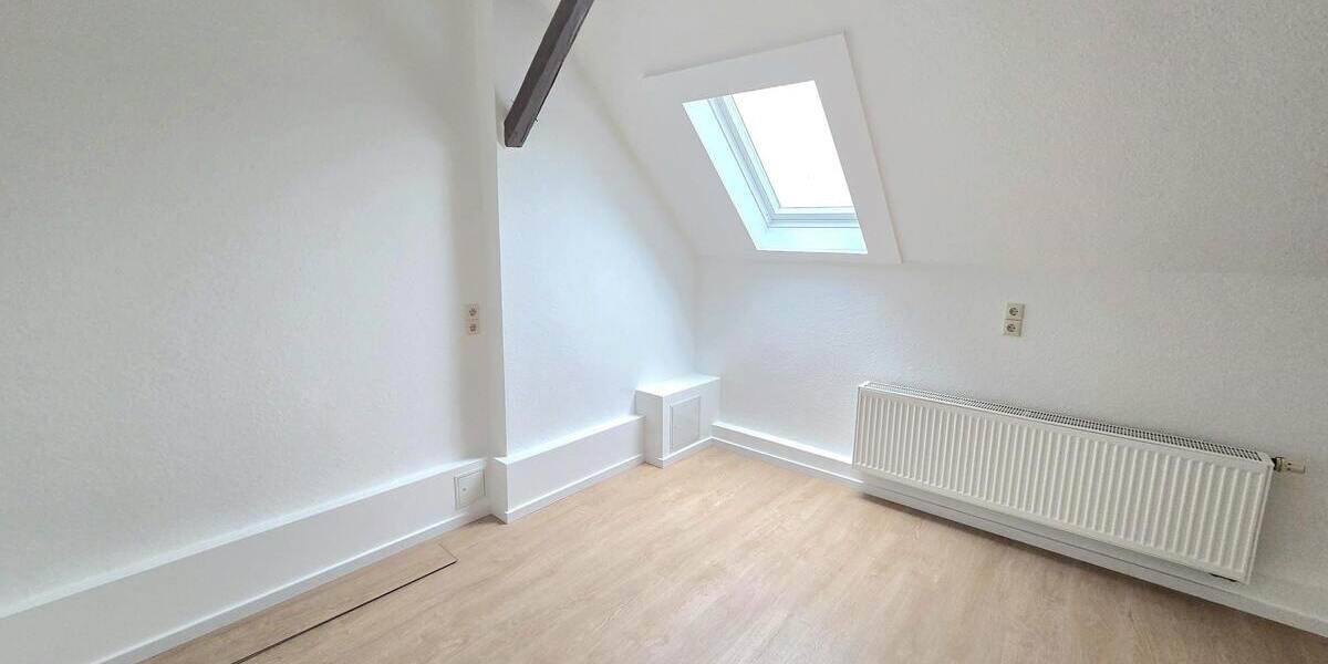 Schicke 3-Zimmer-Dachgeschosswohnung in zentraler Lage von Stollberg! 3 zimmer