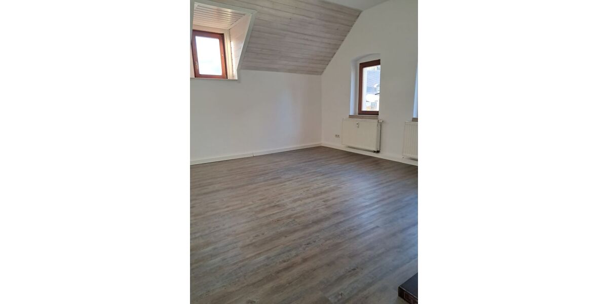 3-RAUMWOHNUNG - ZENTRAL -MITTEN IN WITTGENSDORFChemnitz - Etagenwohnung Chemnitz Wittgensdorf | Angebot:26357993