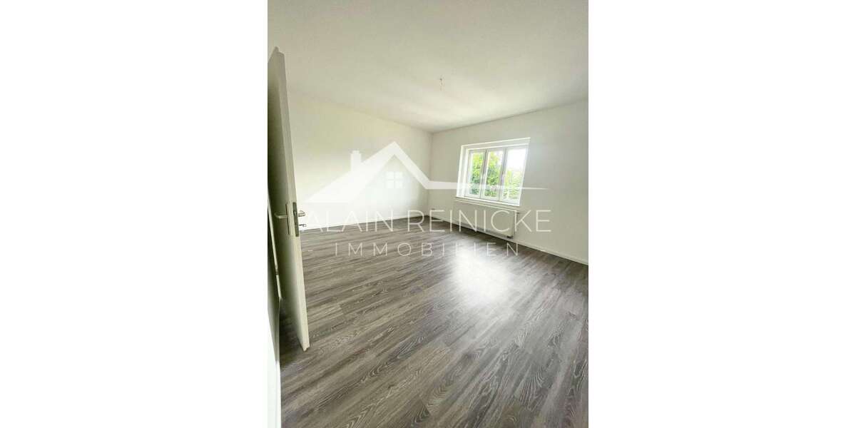 3 RW mit EBK, Dachkammer & Keller - Etagenwohnung Chemnitz Helbersdorf | Angebot:26129478