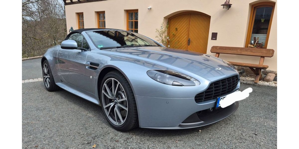 Aston Martin V8 Vantage 15.200 km 89.900 &euro; Oelsnitz 09376