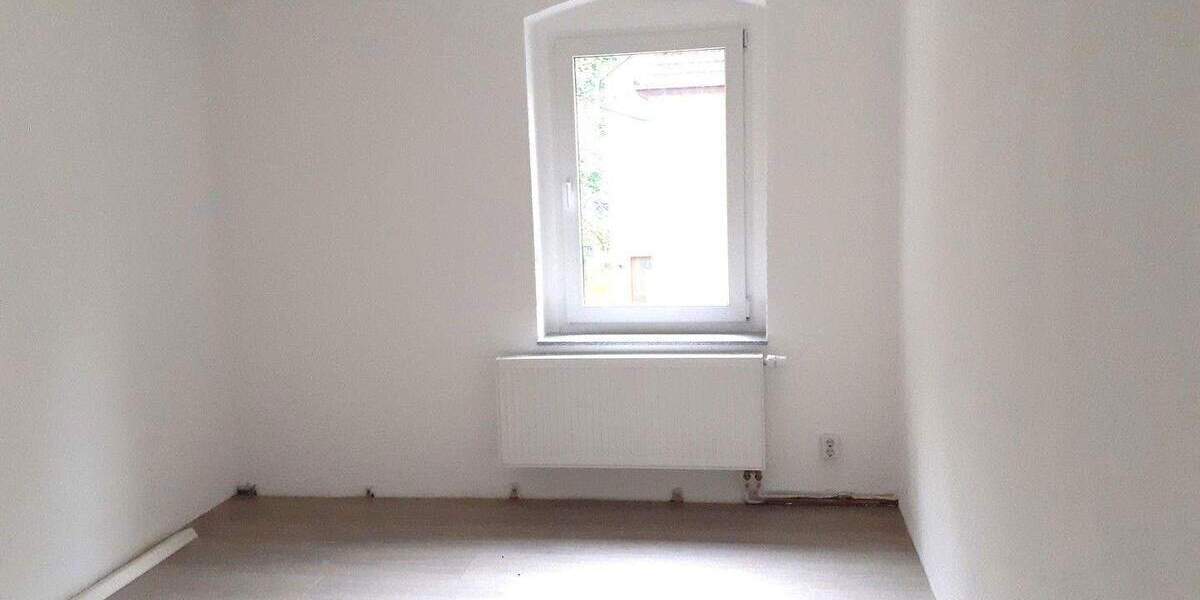 NEU SANIERT! 3R-Wohnung mit Stellplatz 80 m² (EBK) ***Vermieter-Bonus 2 Kaltmieten geschenkt*** 3 zimmer