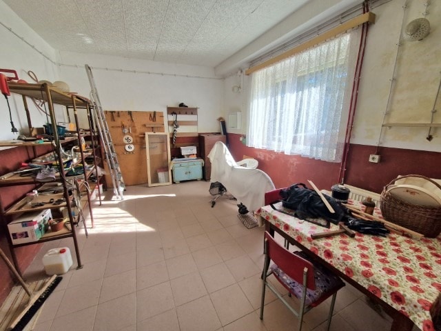 Wohnhaus mit schönem Grundstück in ruhiger Lage! 5 zimmer