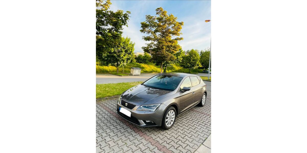 Seat Leon 82.000 km 9.900 &euro; Chemnitz 09116
