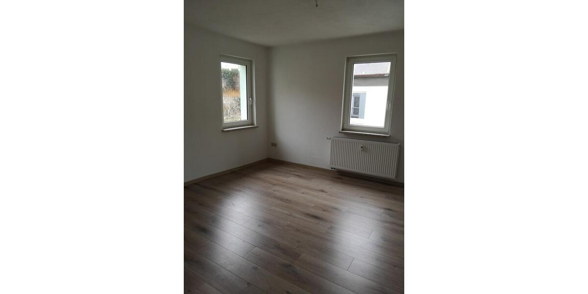 Etagenwohnung Hohenstein-Ernstthal Ernstthal - 2 Zimmer, 67 m&sup2;, 350&euro; | Angebot:25540931
