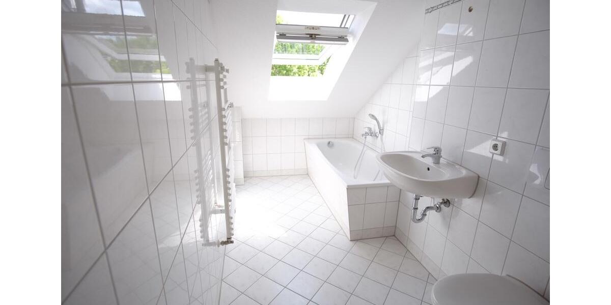 Dachgeschoßwohnung Chemnitz Kapellenberg - 3 Zimmer, 73 m&sup2;, 495&euro; | Angebot:25813895