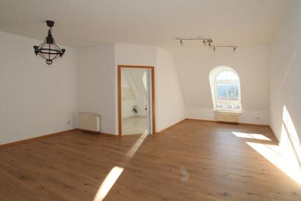 Wohnung Chemnitz Altendorf - 2 Zimmer, 61 m&sup2;, 300&euro; | Angebot:26445793