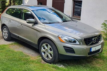 Volvo XC60 163.000 km 10.000 &euro; Oederan 09569