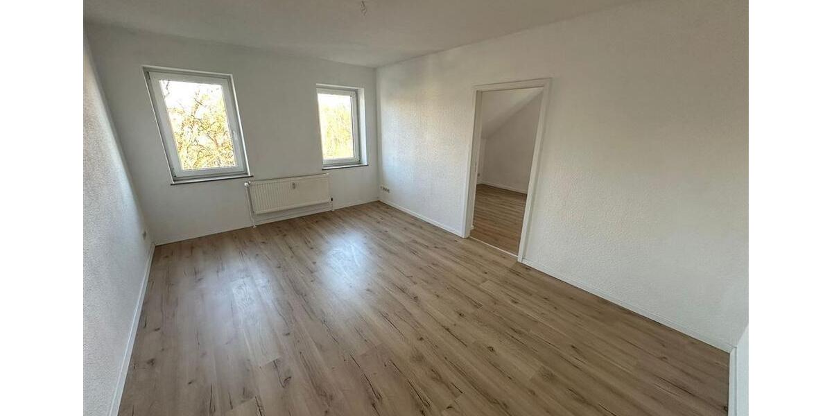 Dachgeschoßwohnung Chemnitz Borna-Heinersdorf - 3 Zimmer, 53 m&sup2;, 294&euro; | Angebot:25376871
