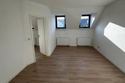 Wohnung Chemnitz Ebersdorf - 3 Zimmer, 75 m&sup2;, 350&euro; | Angebot:26165282