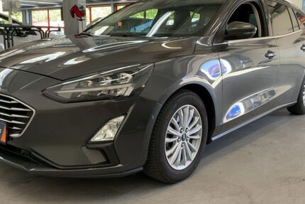 Ford Focus 72.474 km 19.990 € Hainichen 09661