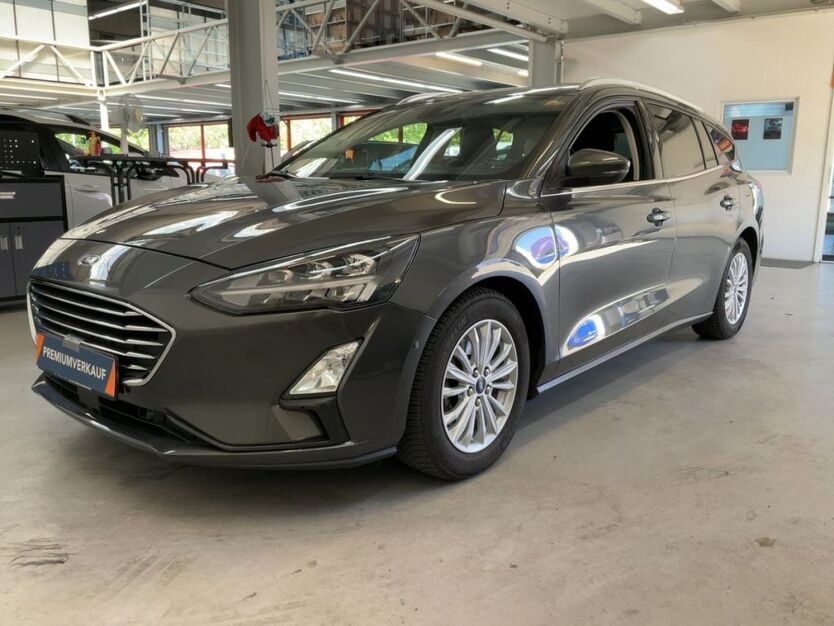 Ford Focus 72.474 km 19.990 € Hainichen 09661