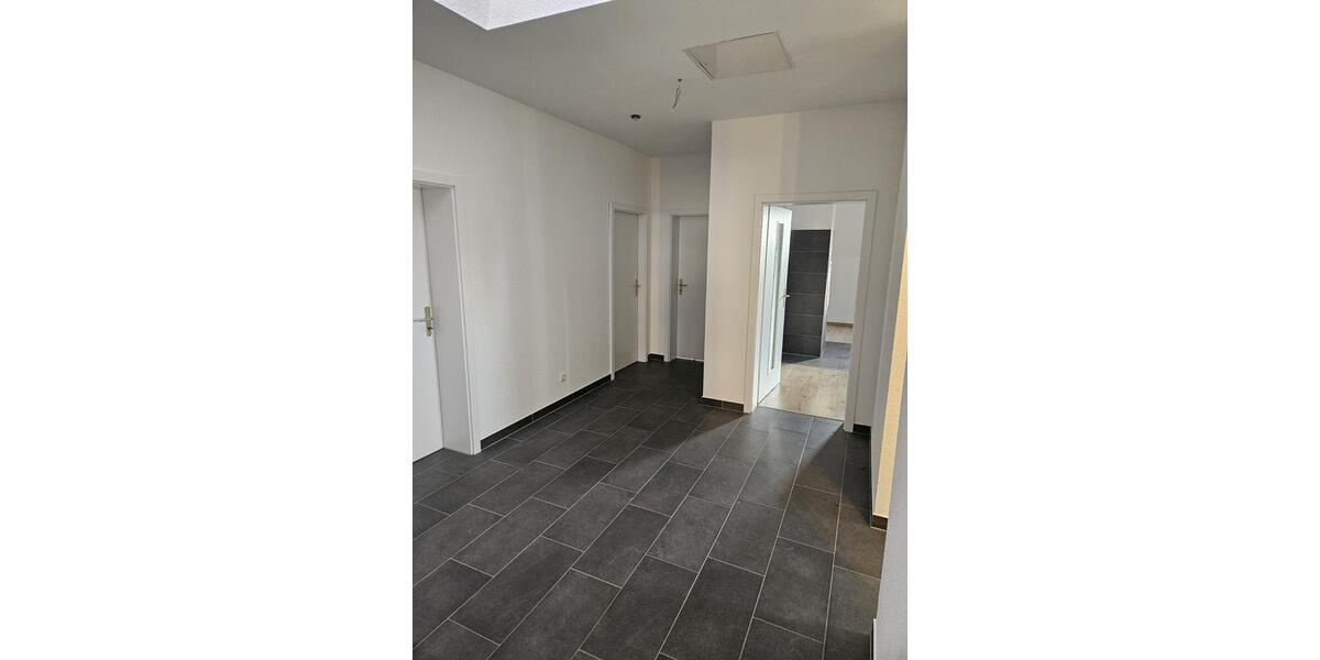 Dachgeschoßwohnung Burgstädt - 4 Zimmer, 130 m&sup2;, 950&euro; | Angebot:26150206