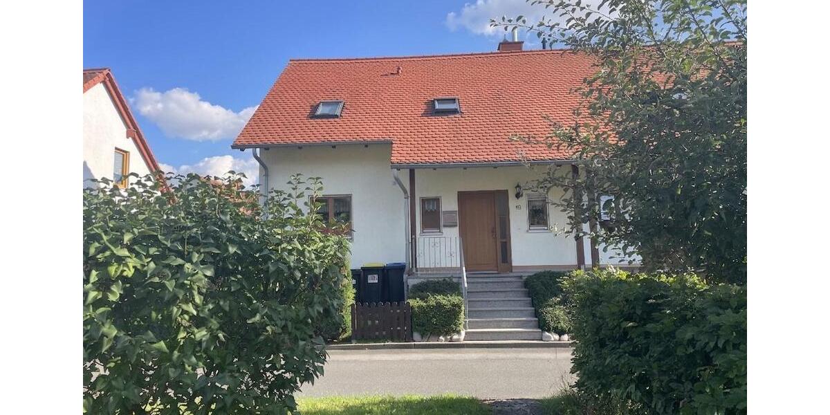 Doppelhaushälfte Hainichen - 5 Zimmer, 102 m&sup2;, 249.000&euro; | Angebot:26517546