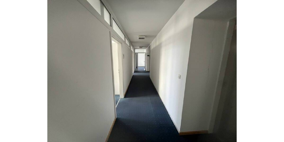 Gewerbeobjekt Chemnitz Adelsberg - 8 Zimmer, 2 m&sup2;, 18.445&euro; | Angebot:25682499