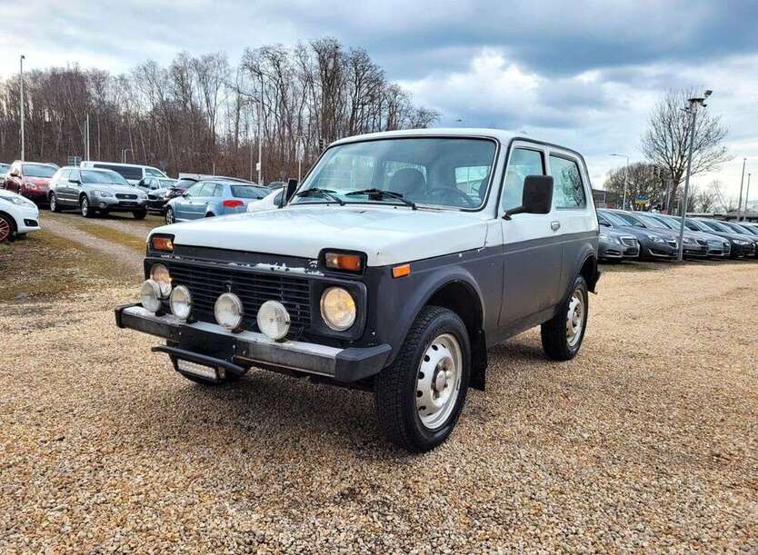 Lada Niva 57.492 km 1.980 € Zwickau 08056