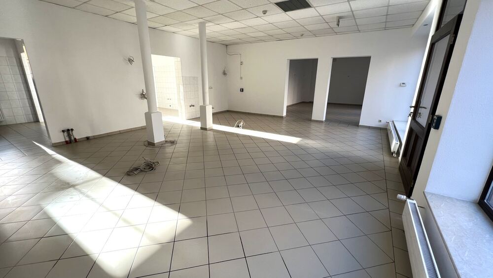 Laden oder BüroVersicherung - Attraktives LadengeschäftBüro in guter Lage zu vermieten! 4 zimmer