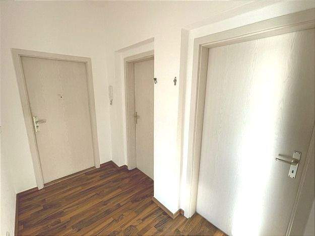 Etagenwohnung Chemnitz Schönau - 3 Zimmer, 69 m&sup2;, 420&euro; | Angebot:25050470