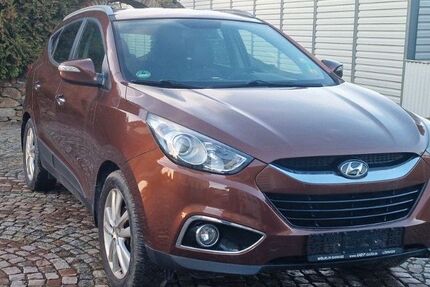 Hyundai ix35 110.000 km 9.699 &euro; Siebenlehn Großschirma 09603