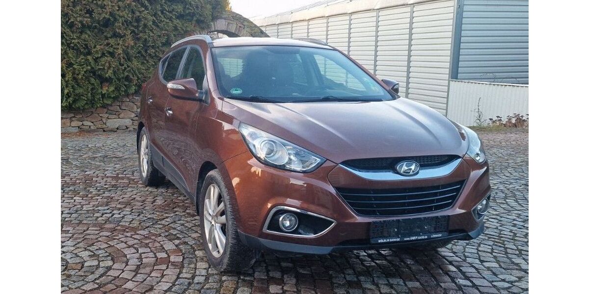 Hyundai ix35 110.000 km 9.699 &euro; Siebenlehn Großschirma 09603