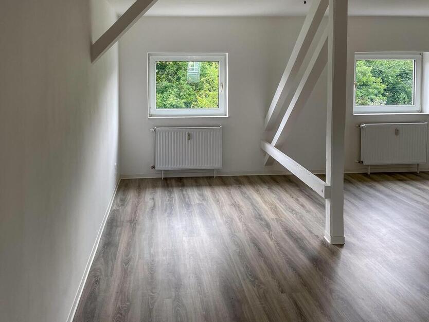 Helle 3-Zimmer-Dachgeschosswohnung mit Sichtbalken in Chemnitz-Hilbersdorf! 3 zimmer