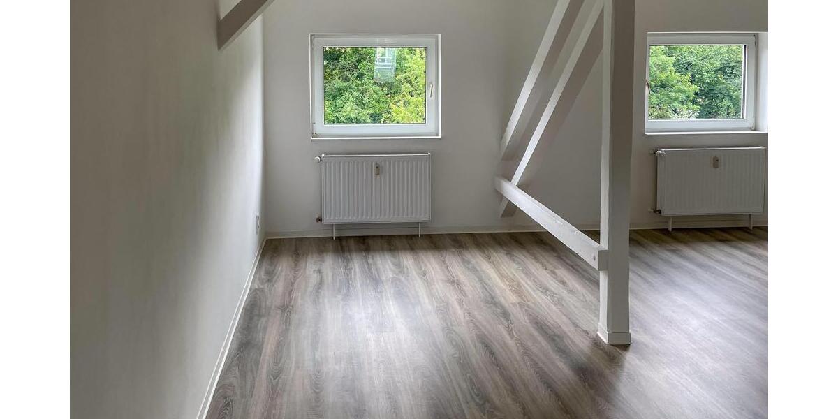 Helle 3-Zimmer-Dachgeschosswohnung mit Sichtbalken in Chemnitz-Hilbersdorf! - Dachgeschoßwohnung Chemnitz Hilbersdorf | Angebot:22986482