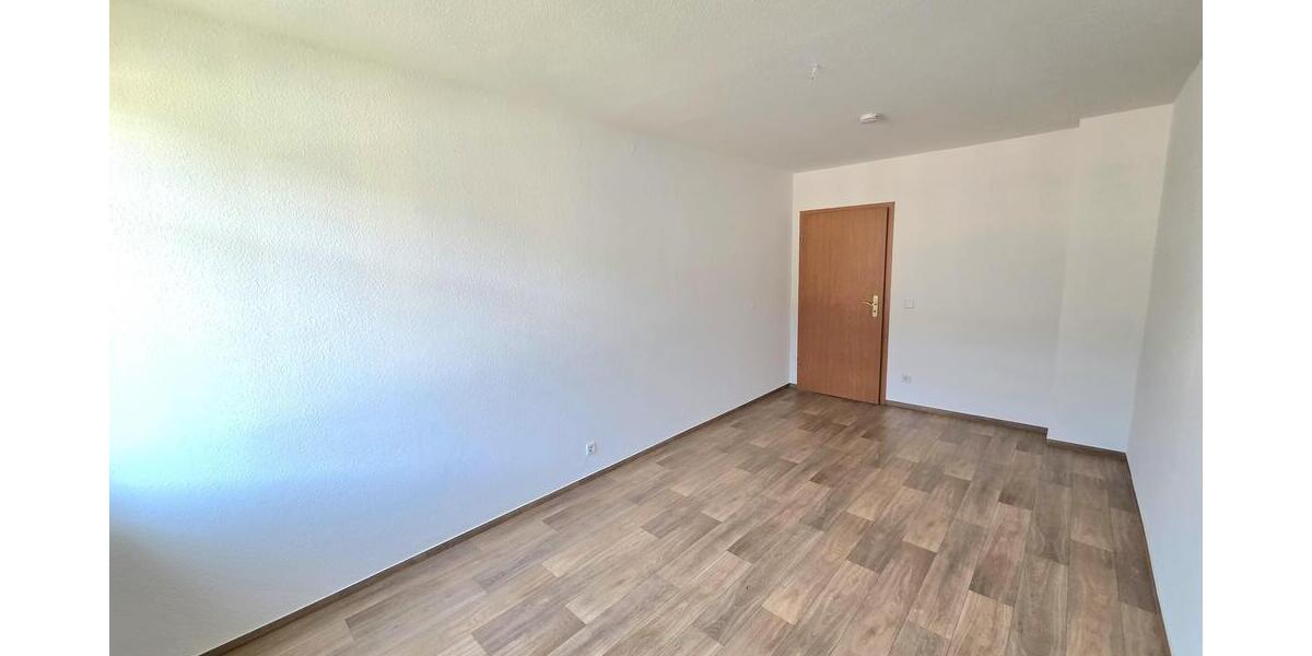 Großzügige 4-Zimmer-Wohnung mit Balkon Loggia! 4 zimmer