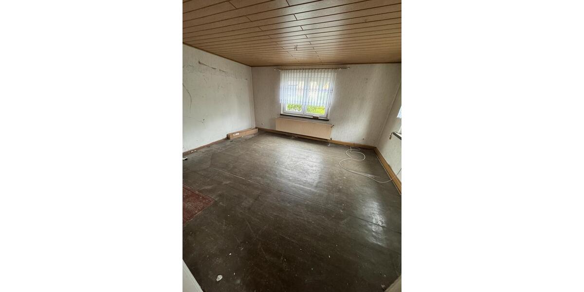 Einfamilienhaus Hohenstein-Ernstthal Ernstthal - 10 Zimmer, 140 m&sup2;, 66.000&euro; | Angebot:21974079